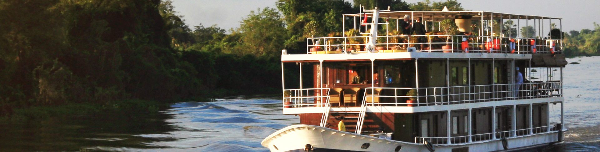 Siem Reap Phnom Penh Cruise by Toum Tiou