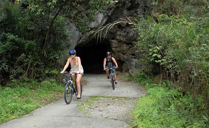 Cycling around Viet Hai Village