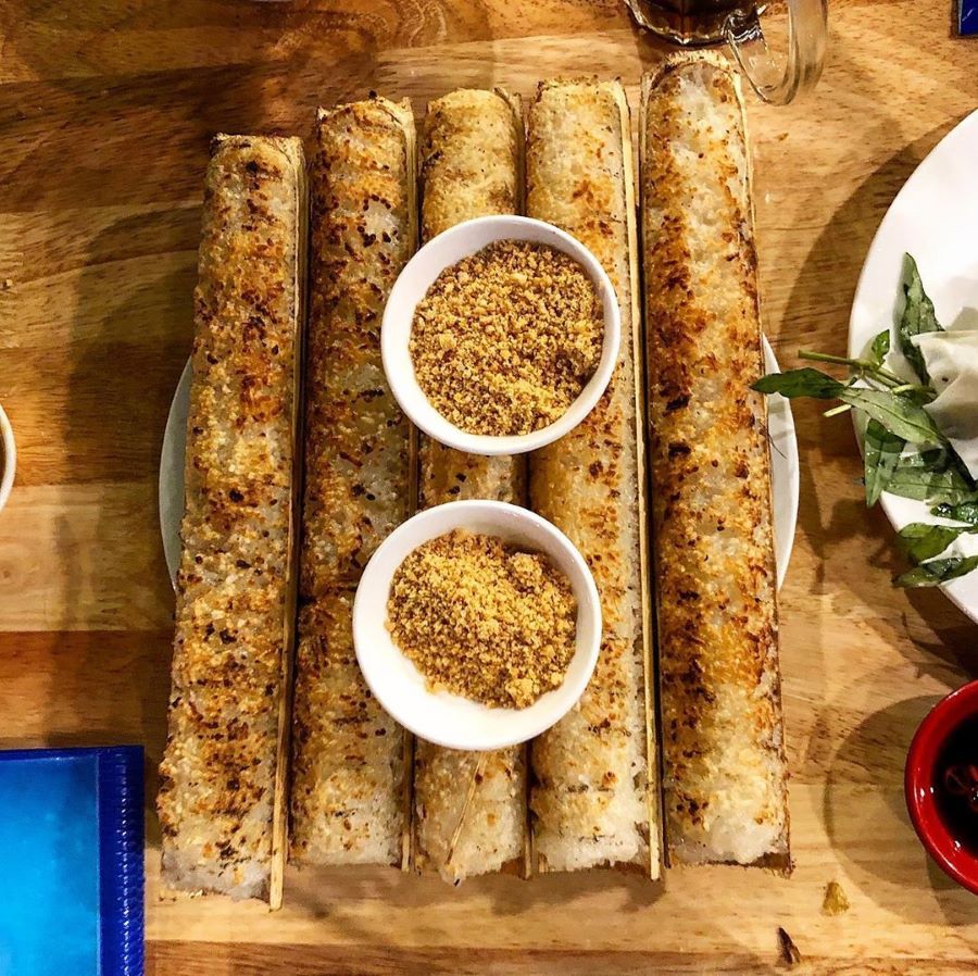 Taste tradition with bamboo-cooked cơm lam among authentic SaPa roadside foods experiences.