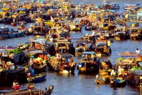 Cai Rang Floating Market, Memory of Vietnam – Saigon to Hanoi Highlights Tour in 12 Days