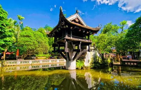 Beautiful One Pillar Pagoda, Hanoi - one of the most beautiful places you will visit in your Vietnam tour in 12 days