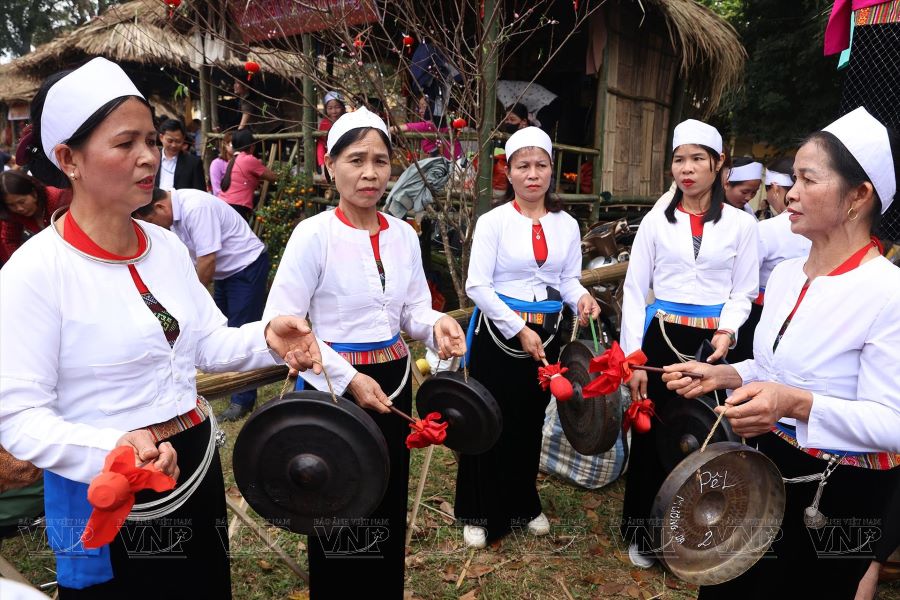 Traditional clothing proudly worn by the Muong ethnic group during cultural festivals.
