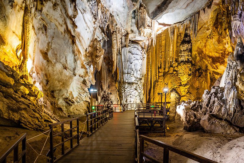 Discovery of 12 Unspoiled Caves with No Human Footprints in Quang Binh