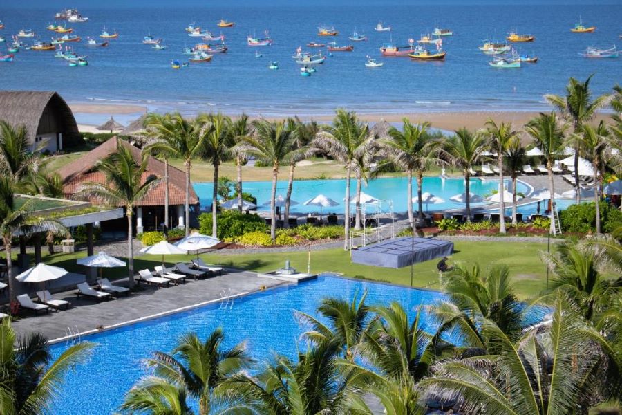 Escape to Muine Bay, a hidden gem among cheap beach resorts in Vietnam
