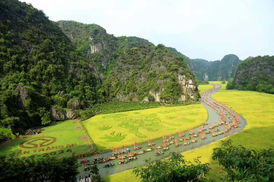 New Vietnam travel spots 2025 reveal Ninh Binh’s majestic limestone landscapes rising