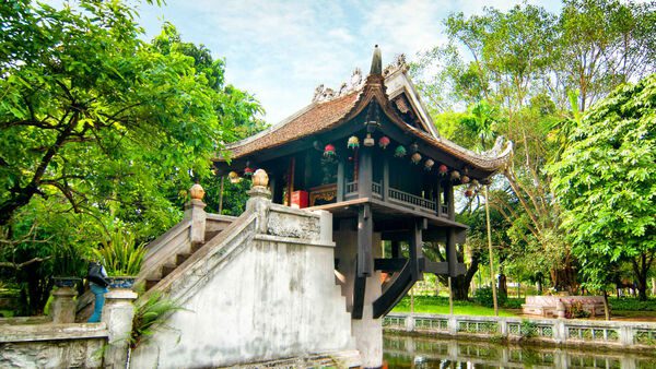The concept of architecture is a flower that blooms on the water