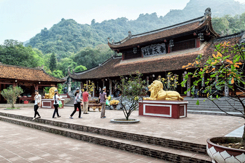 Perfume Pagoda - March in Vietnam