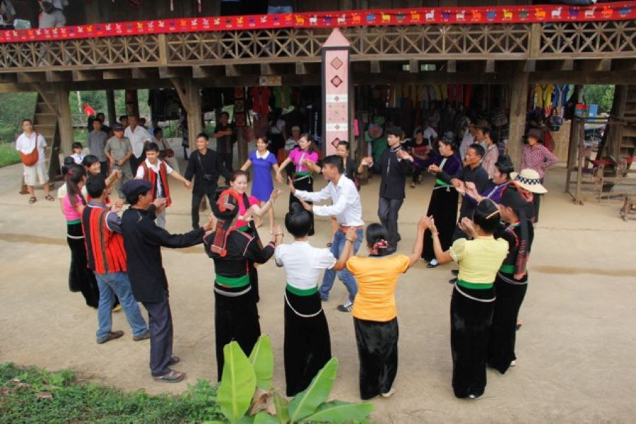 Respect and hierarchy shape daily life for the Ethnic Thai People in villages.