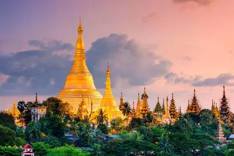 Shwedagon Pagoda - Yangon