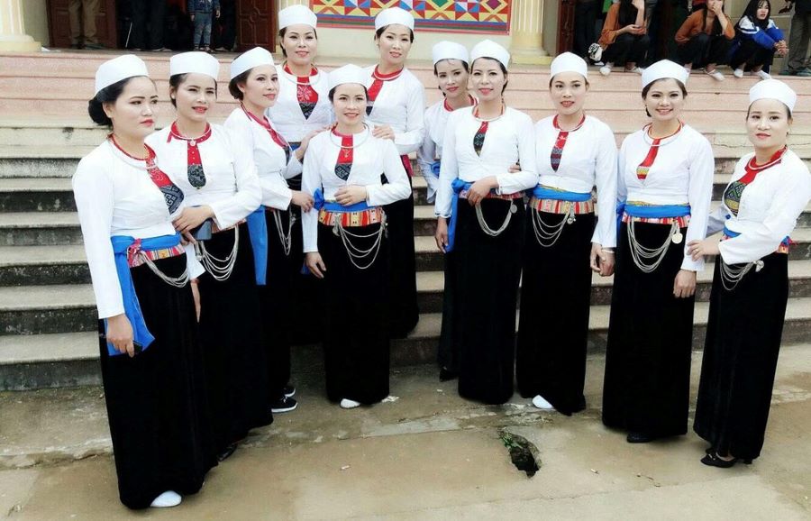 Muong ethnic group preserves heritage through unique, colorful traditional clothing and design.