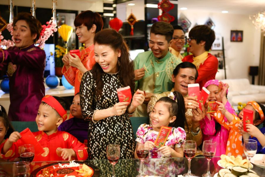 Tet Holiday unites Kinh Ethnic Group through rituals, food, and festive cultural expressions.
