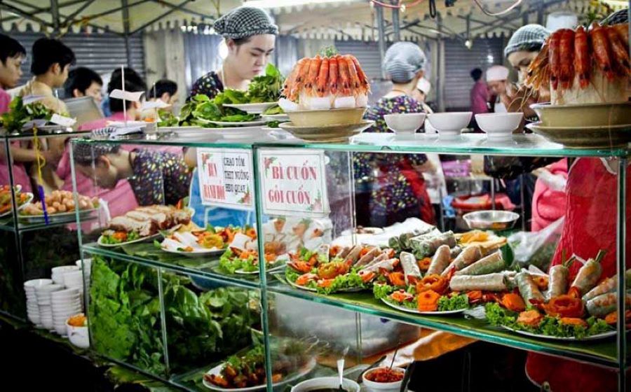 Ben Thanh Night Market serves authentic Vietnamese dishes bursting with flavor and spice